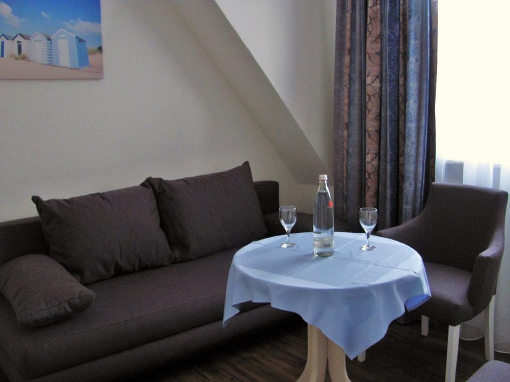 Landhotel Alte Schule - Hotel Garni ชิลลิคช์ ห้อง รูปภาพ