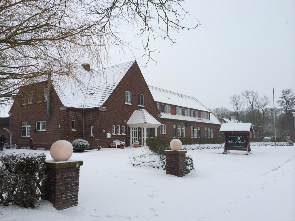 Landhotel Alte Schule - Hotel Garni ชิลลิคช์ ภายนอก รูปภาพ