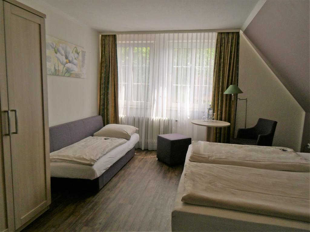 Landhotel Alte Schule - Hotel Garni ชิลลิคช์ ภายนอก รูปภาพ